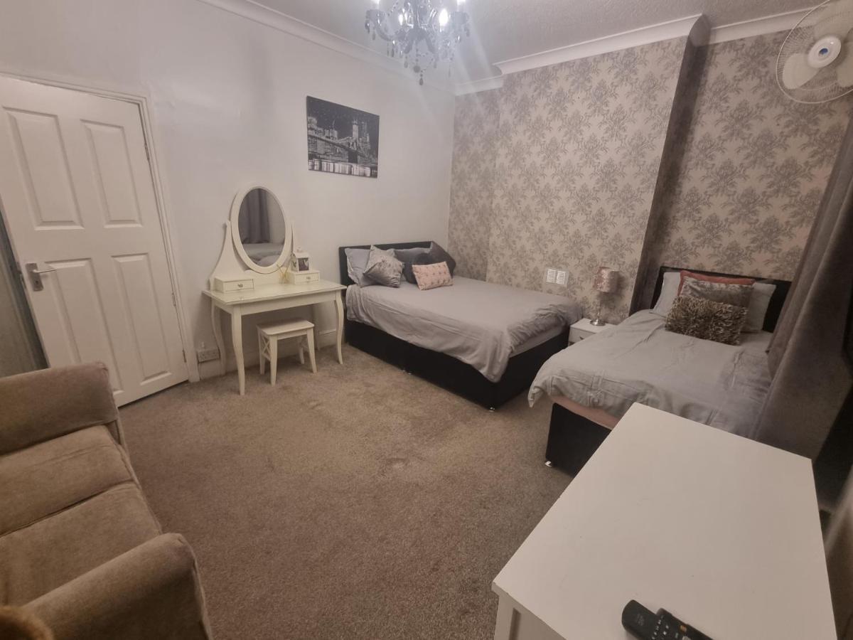 Private Luxury Double Room In Cardiff Eksteriør bilde