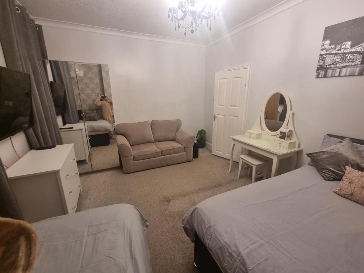 Private Luxury Double Room In Cardiff Eksteriør bilde
